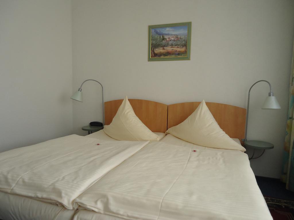 Hotel Central Oberursel Zewnętrze zdjęcie